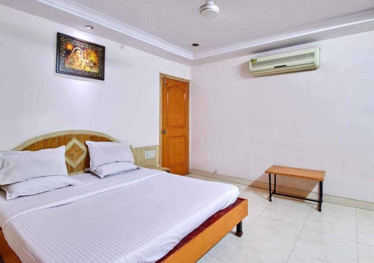 Hotel Wayfare Shirdi Exterior photo
