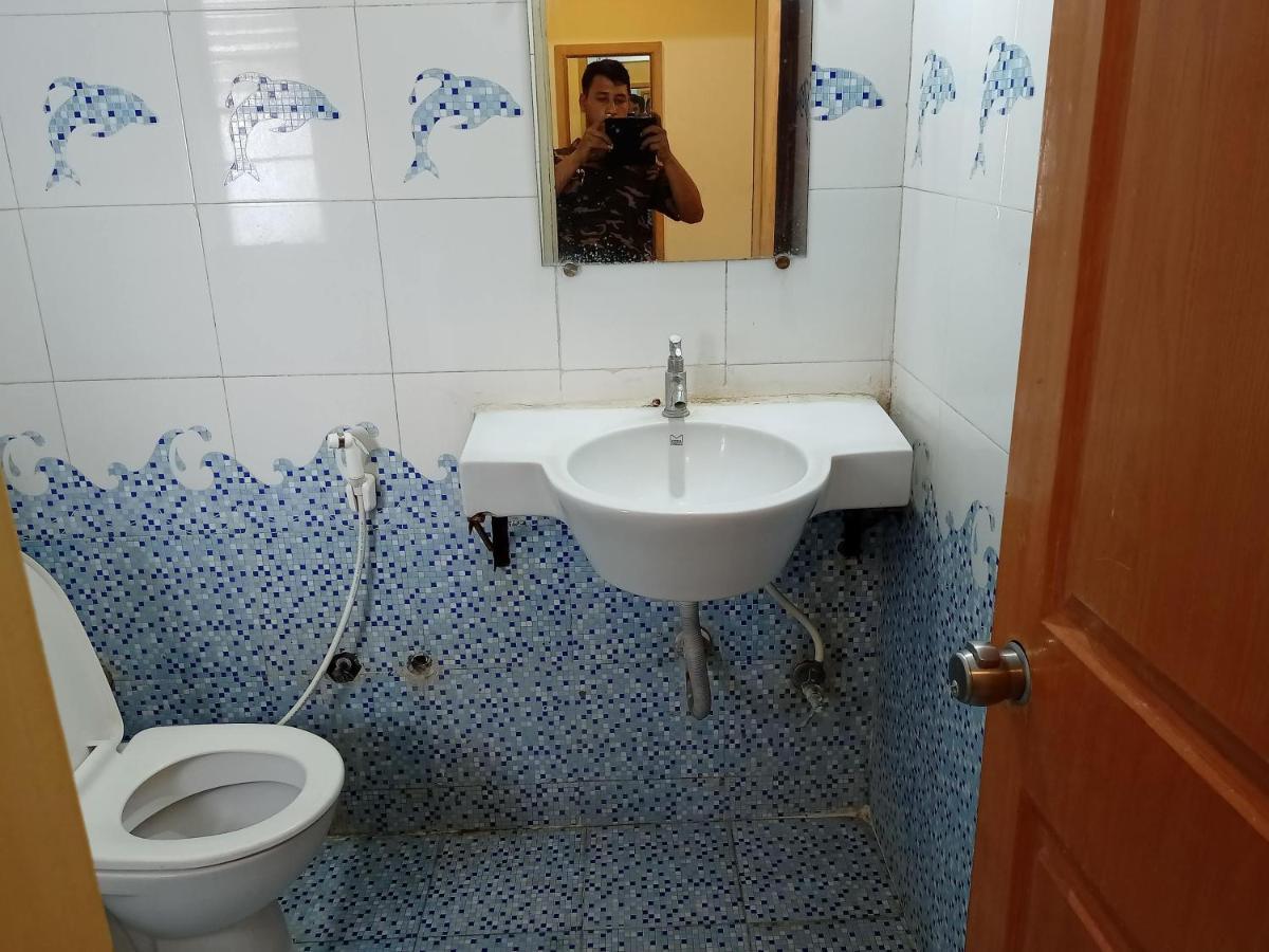 Hotel Wayfare Shirdi Exterior photo