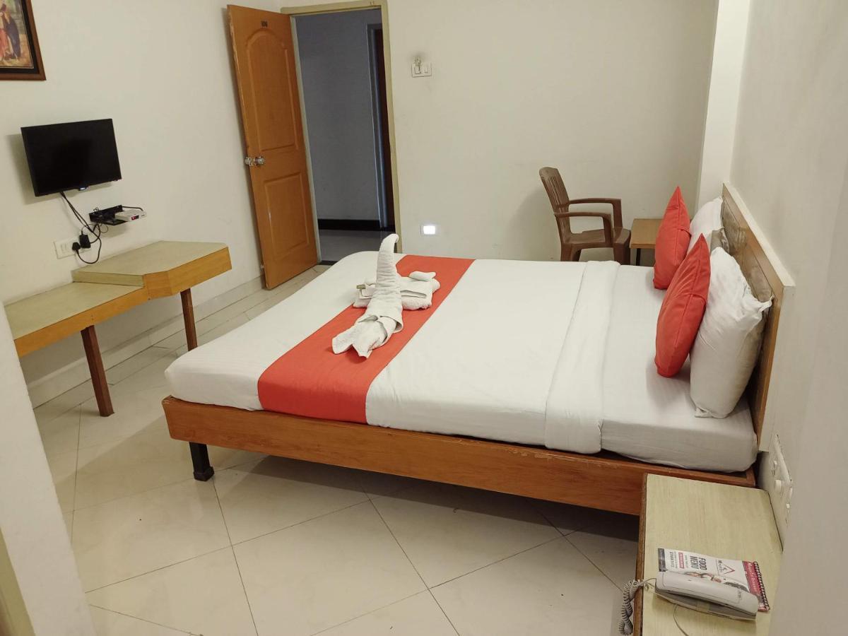 Hotel Wayfare Shirdi Exterior photo