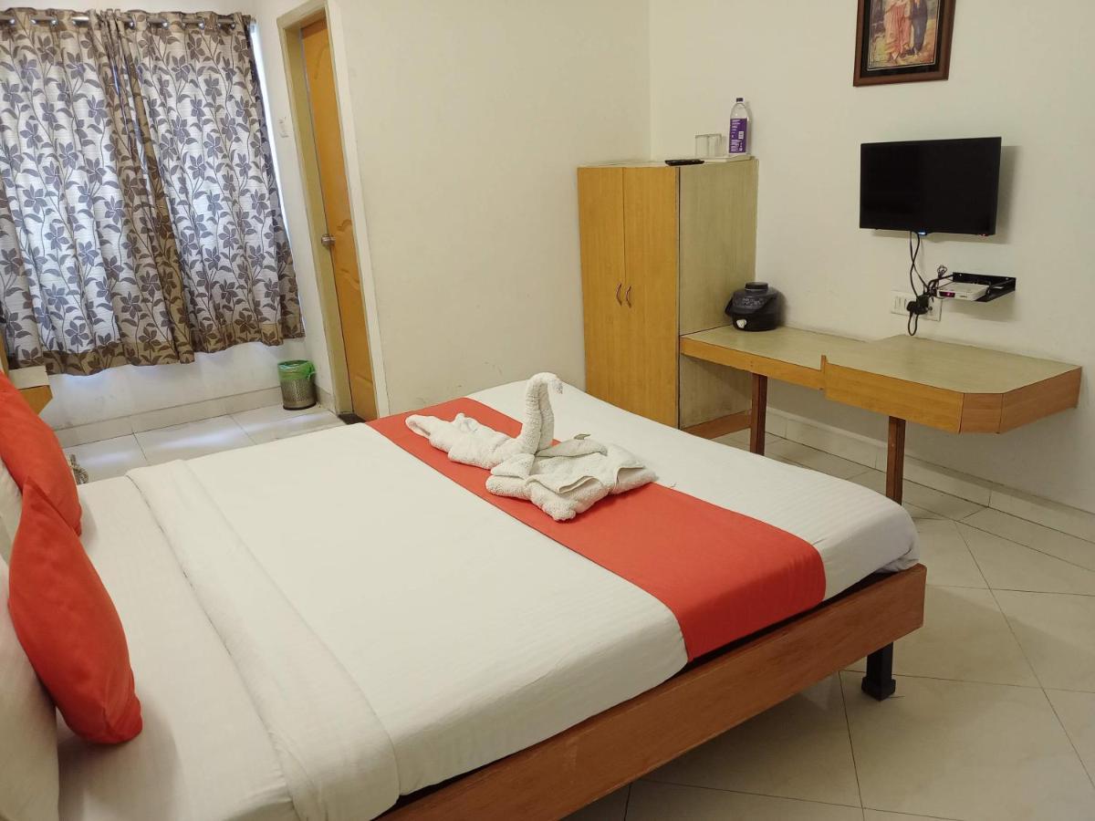 Hotel Wayfare Shirdi Exterior photo