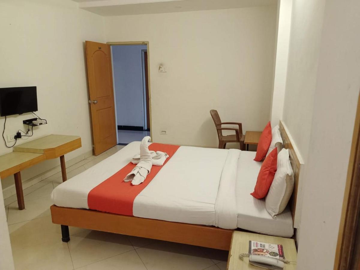 Hotel Wayfare Shirdi Exterior photo