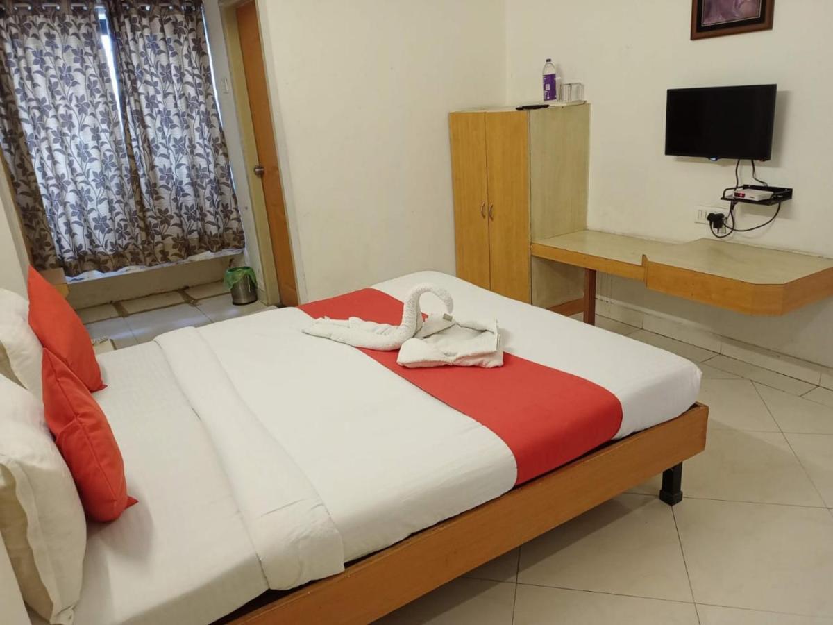 Hotel Wayfare Shirdi Exterior photo