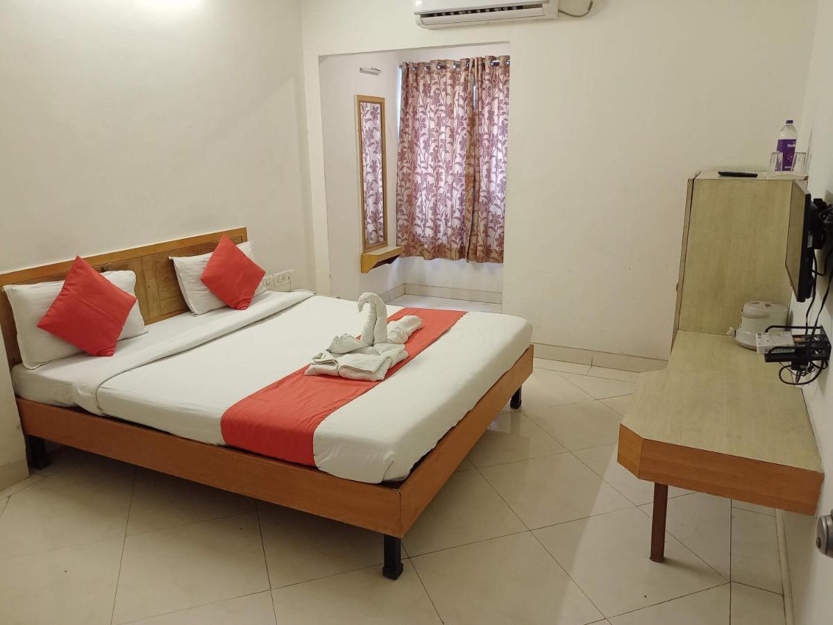 Hotel Wayfare Shirdi Exterior photo